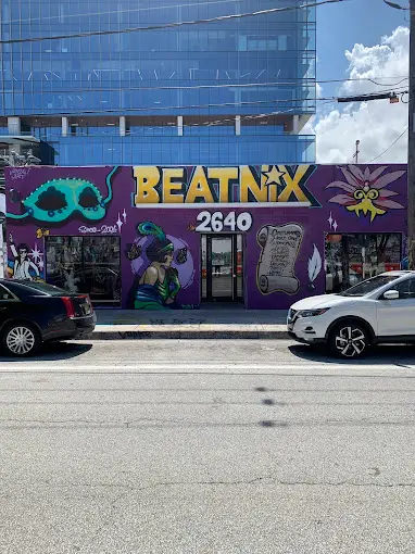 Beatnix Inc, Tienda de Disfraces en Miami