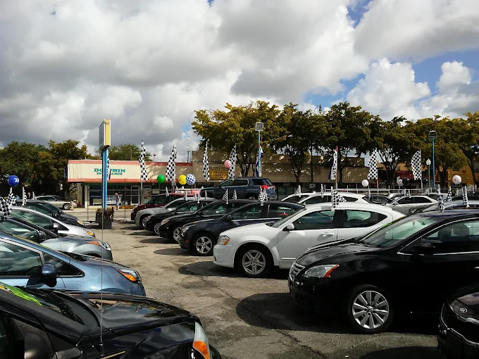 Douglas Auto Sales, Concesionario en Miami